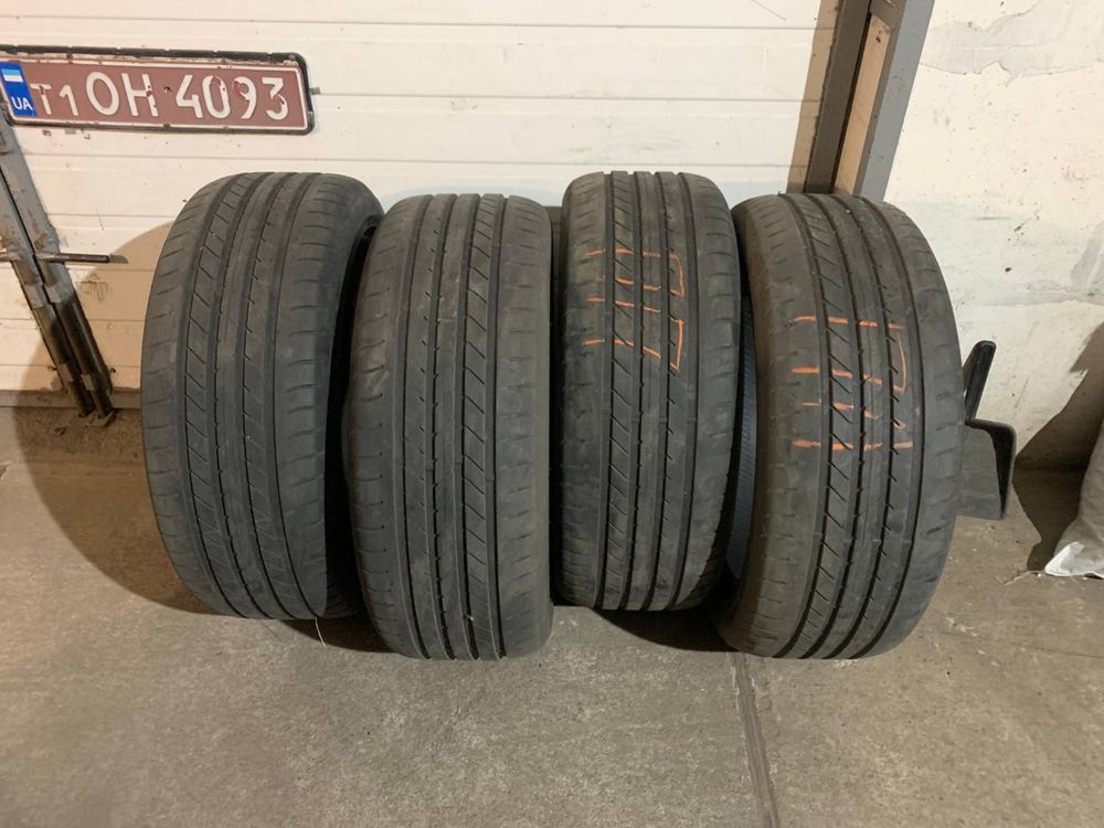 Шини літо 235/45
