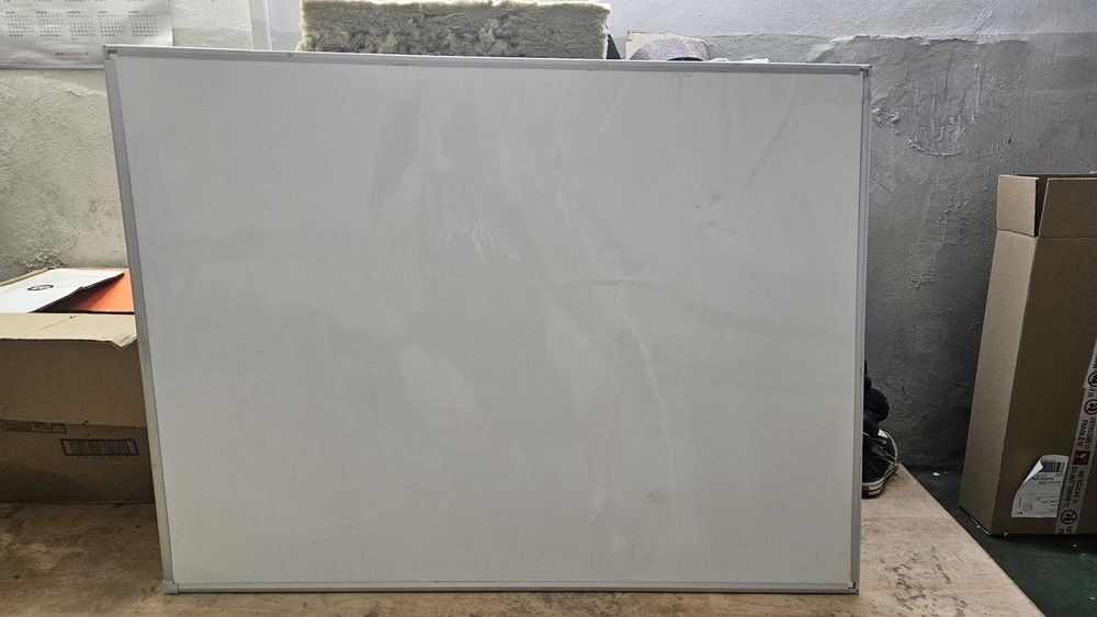 Tablica magnetyczna suchościeralna 120x90 + 5 markerów & gąbka