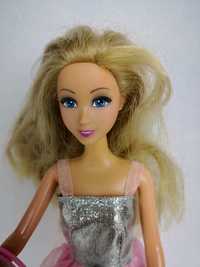 Barbie nieoryginalna lalka z różową torebką