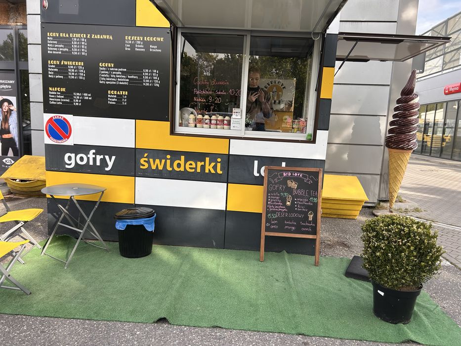 Przyczepa gastronomiczna lody foodtruck lodziarnia gofry