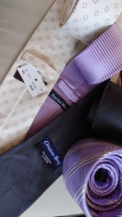 Zestaw 4 eleganckich krawatów nowe