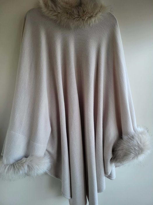 Capa Malha Bege com Pêlo