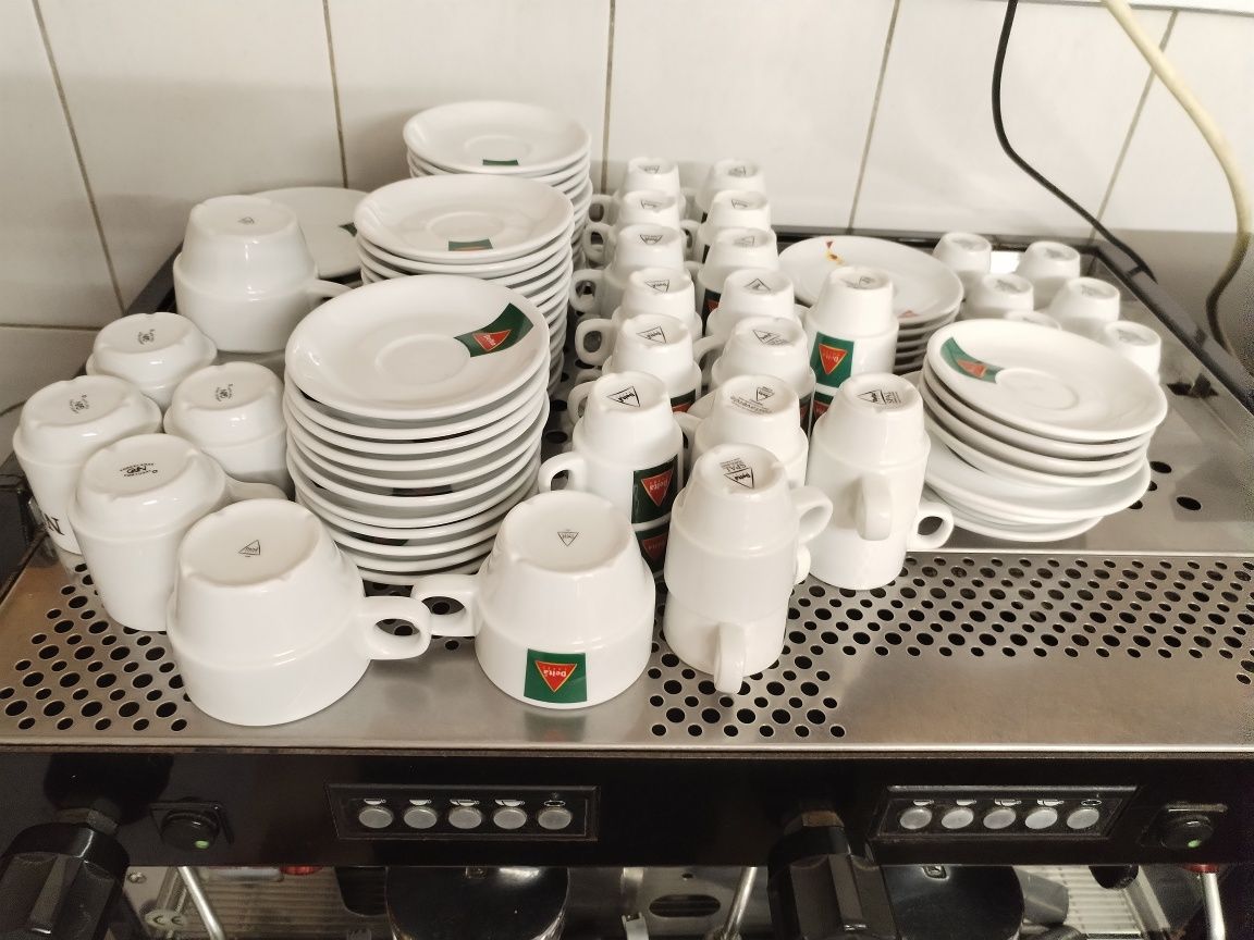 Máquina de Café com chávenas