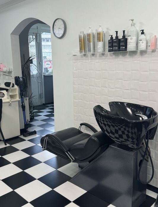 Сдам перукарське крісло м.Харківська