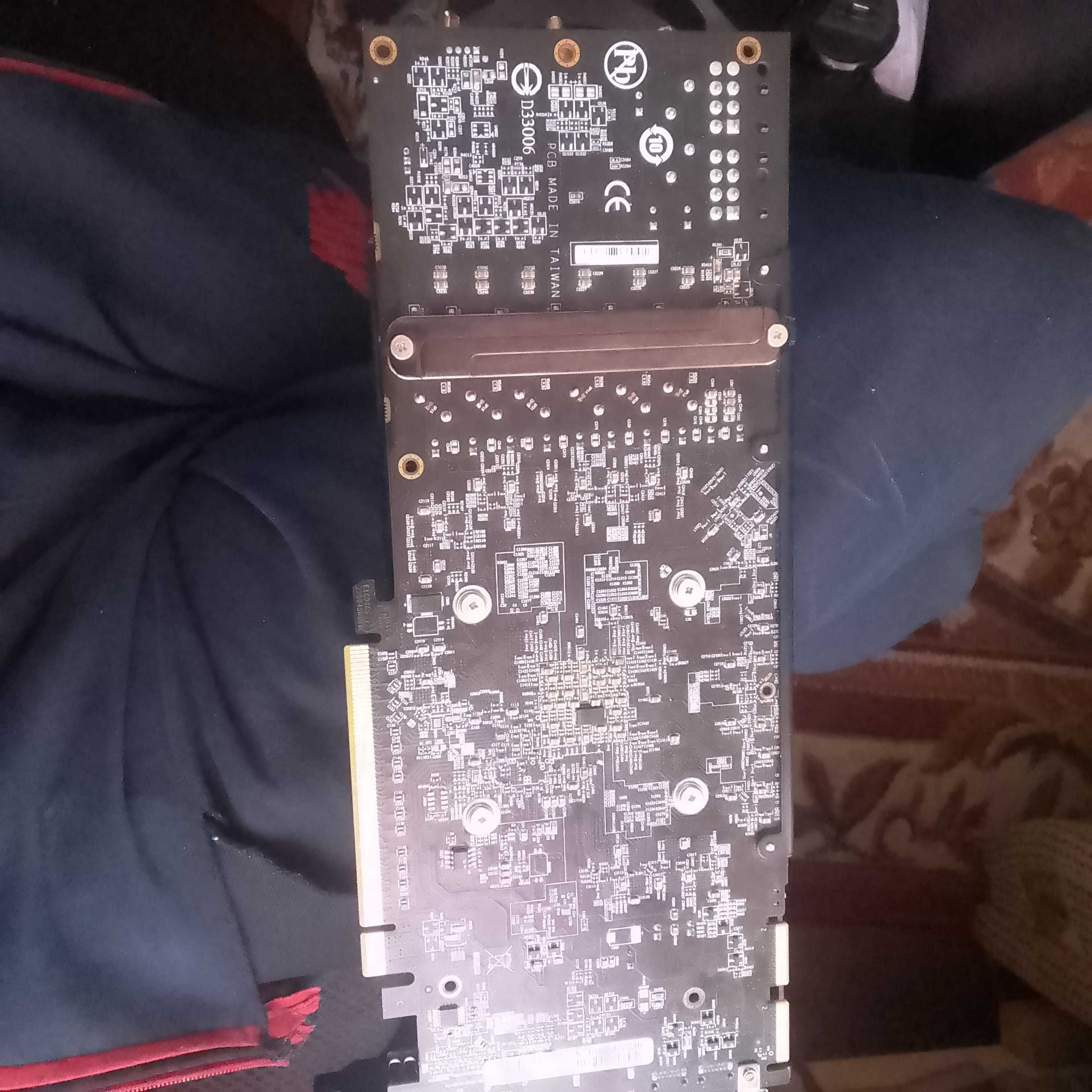 Срочьно продам відео карту Gigabyte  GV-R928XOC-3D