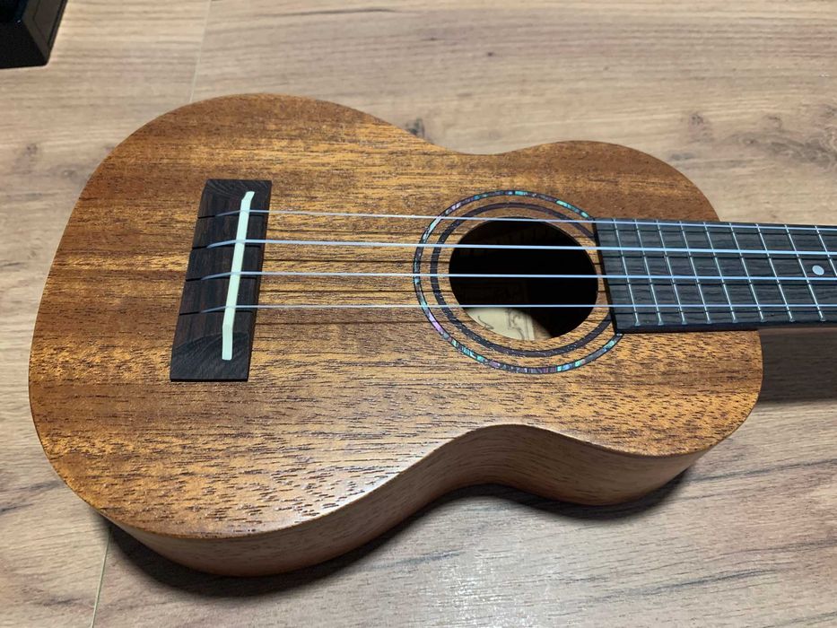 Ukulele Alvarez model RU22S + stroik Ibanez PU3