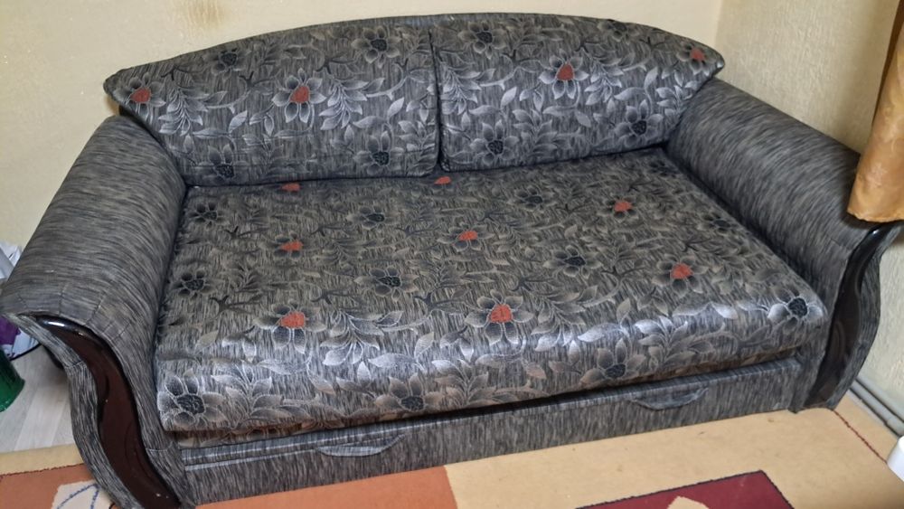 Диван двухспальный