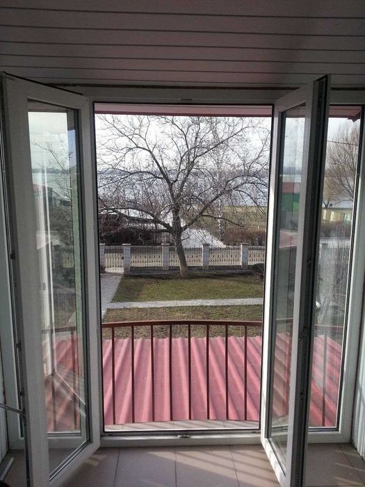 Продаж класного будинку в Рибальському на березі річки