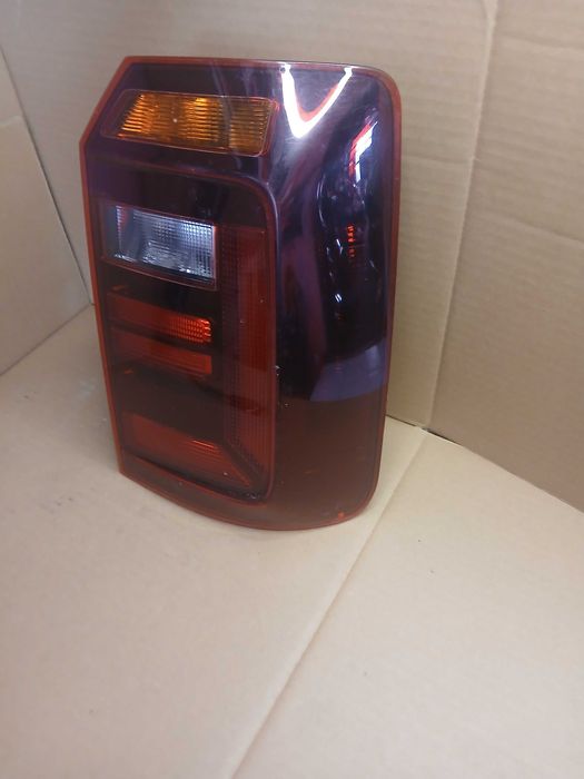 Lampa prawy tył VW Caddy IV
