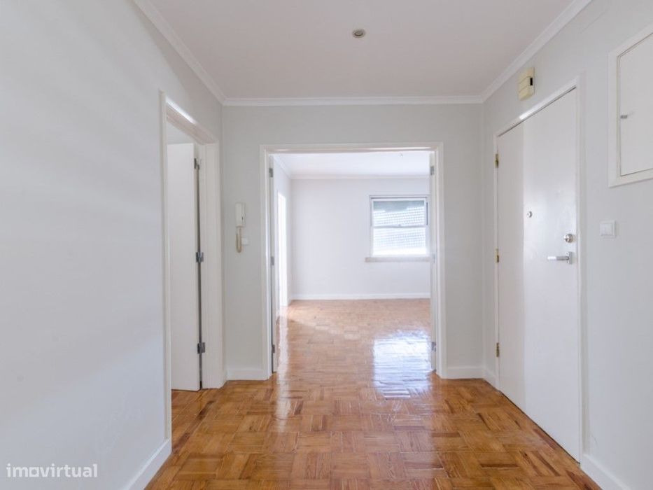 Apartamento T2 nas Av Novas, Saldanha