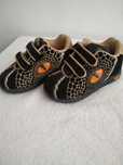 Nowe buty (adidasy) z motywem dinozaura 23