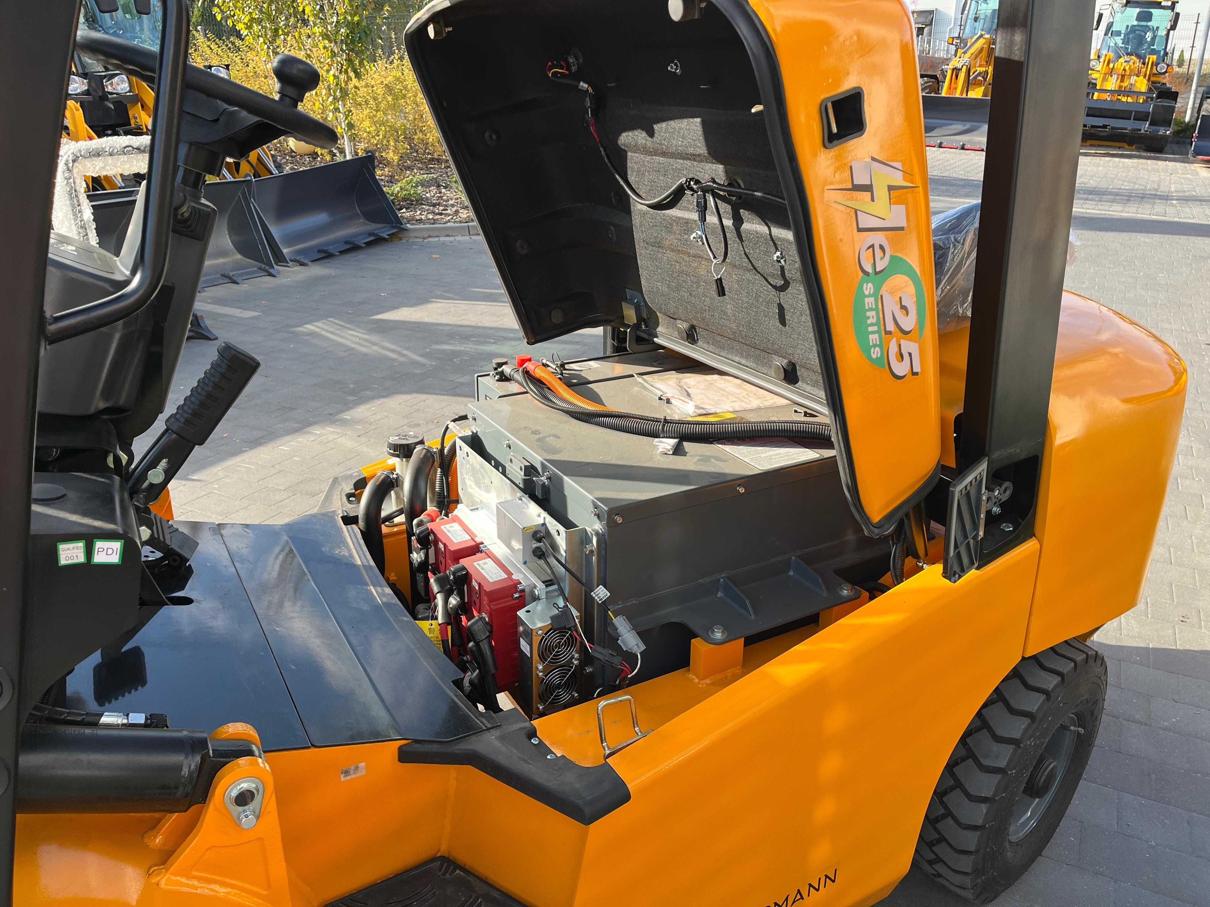 Nowy wózek widłowy Gunter Grossmann 2,5T triplex. Elektryk