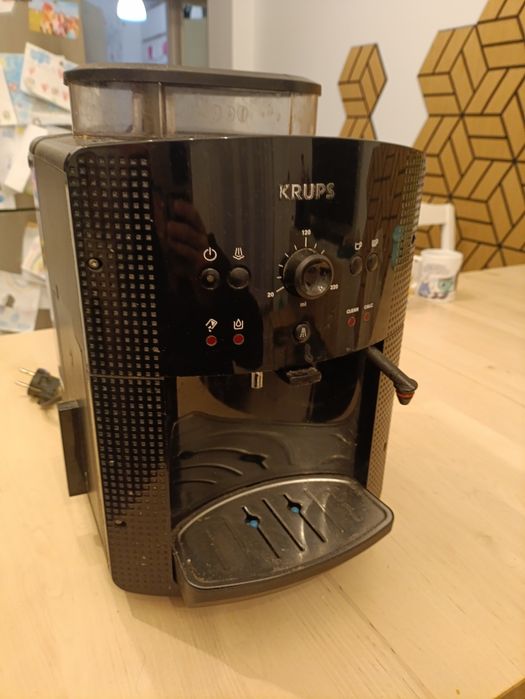 Ekspres automatyczny Krups uszkodzony