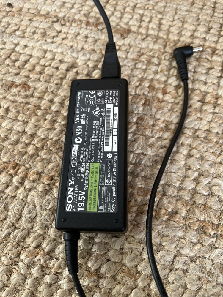 Sony Vaio PCG-61211M i3 SSD 120GB 14 cali Win 10 dla ucznia i studenta