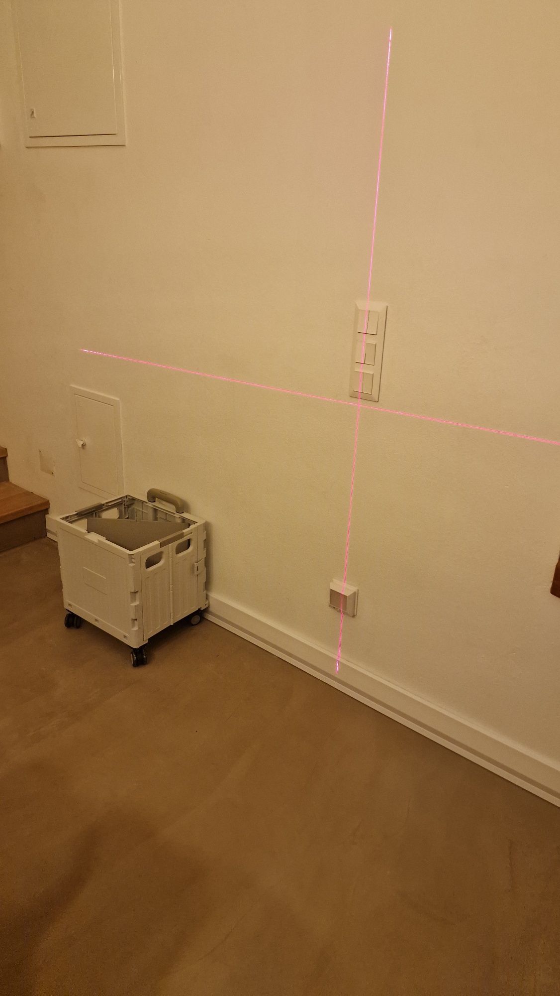 Nível de água com indicador de laser NOVO