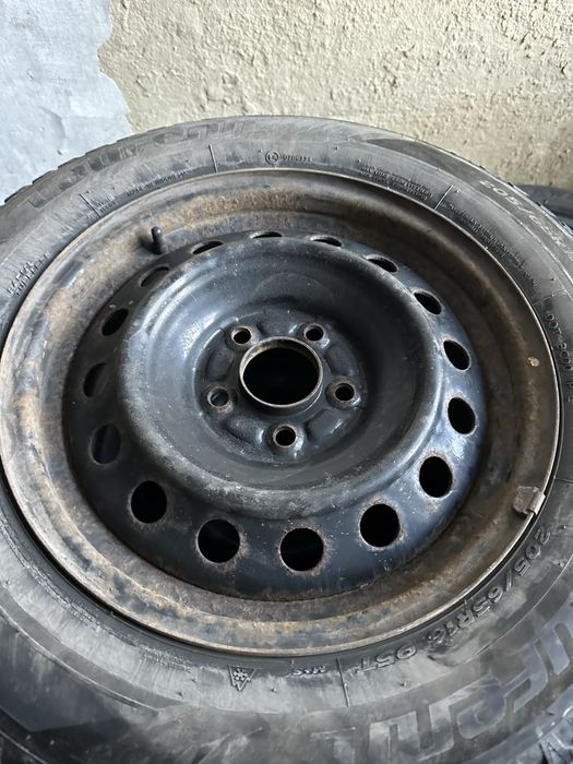 205/65/16 Laufenn з дисками 5*114.3