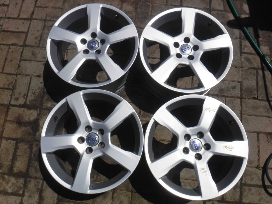 4xAlufelgi Volvo 18 Cali 8J ET55 5X108
