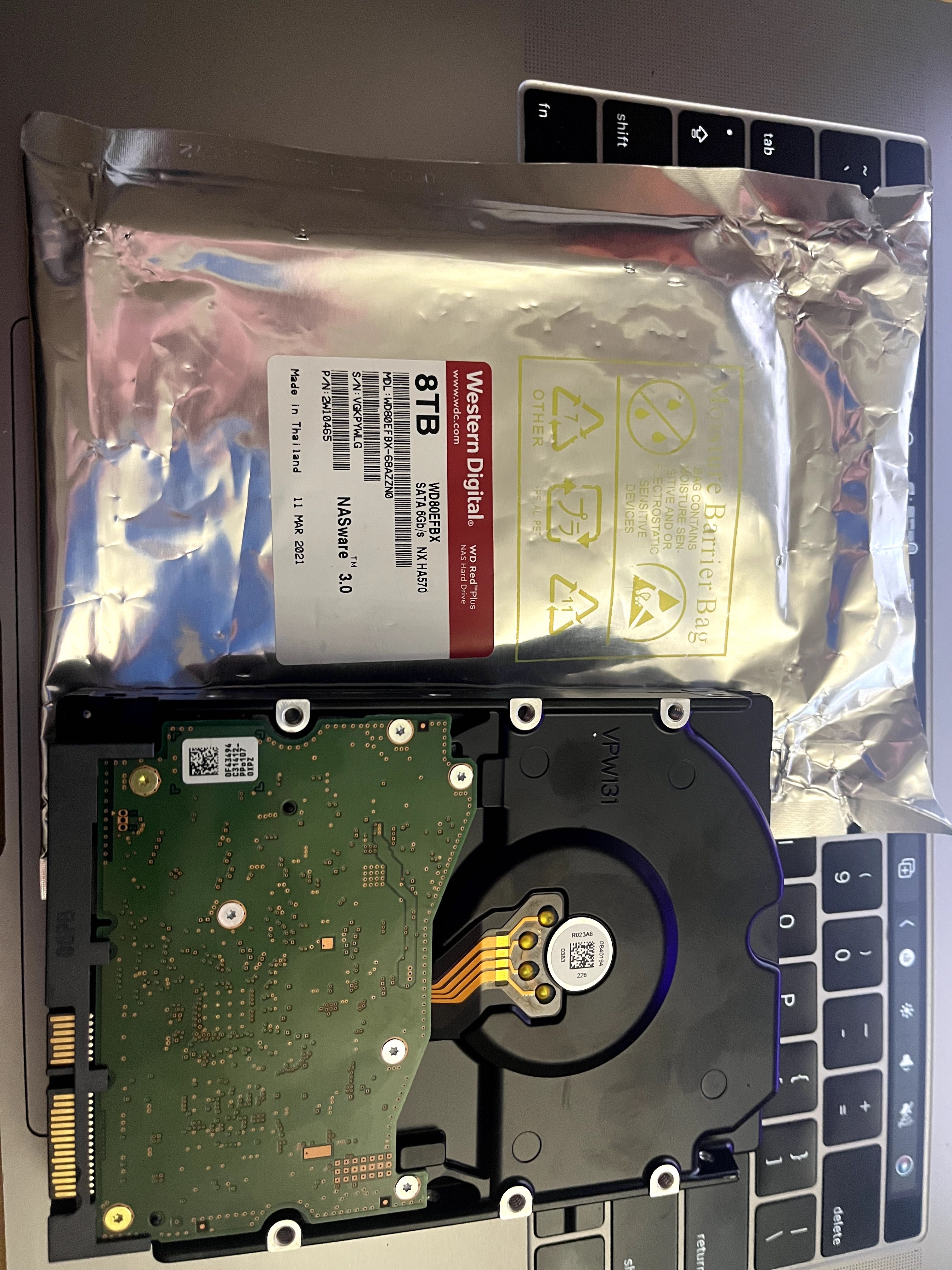 жорсткий диск 3.5" WD Red Pro 8TB WD80EFBX