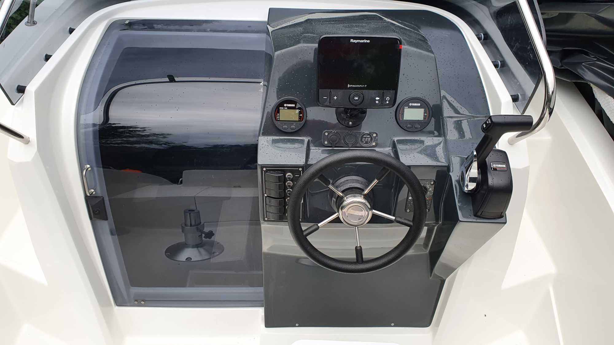 AM Yacht Łódź jacht motorow Marine Time. QX 563 SUNDECK model 2022