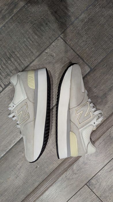 Кросівки жіночі new balance 574 beige wl574zaa устілка 25,5 рр38-39