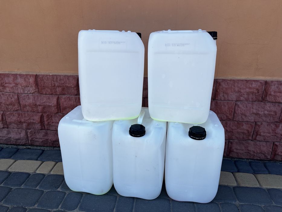 Bańki Kanistry Beczki Zbiorniki 20L