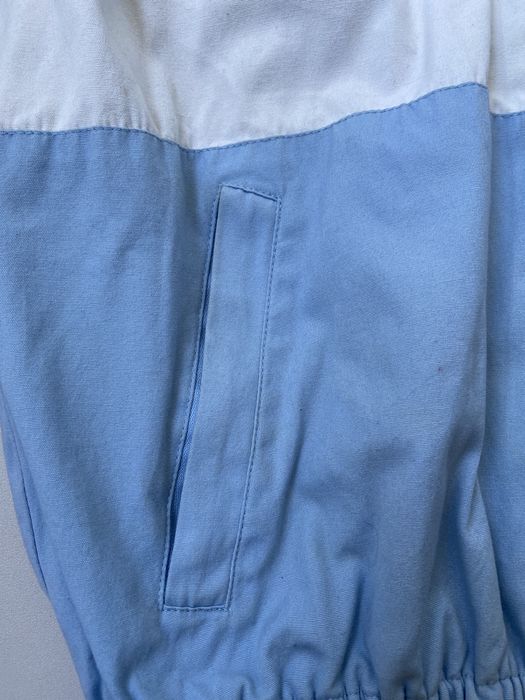 Blusão com corro e fecho da Brandy Melville