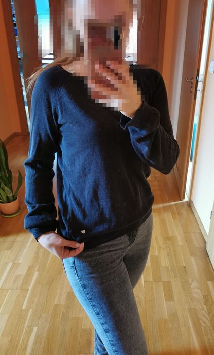 lekki czarny sweterek Sinsay, ze srebrnym serduszkiem, S/M