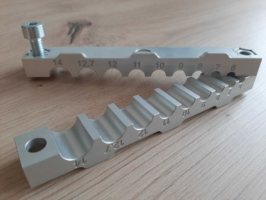 Precyzyjna nakładka imadła do chwytania rur i prętów od Fi6 do Fi14mm