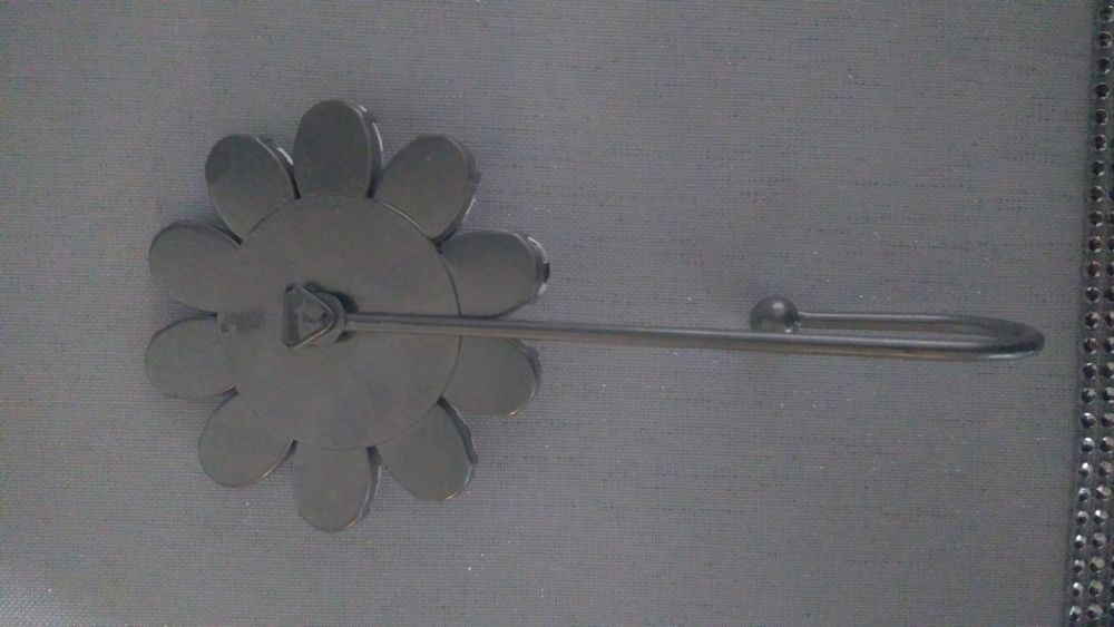 Wieszak z cyrkoniami Nowy