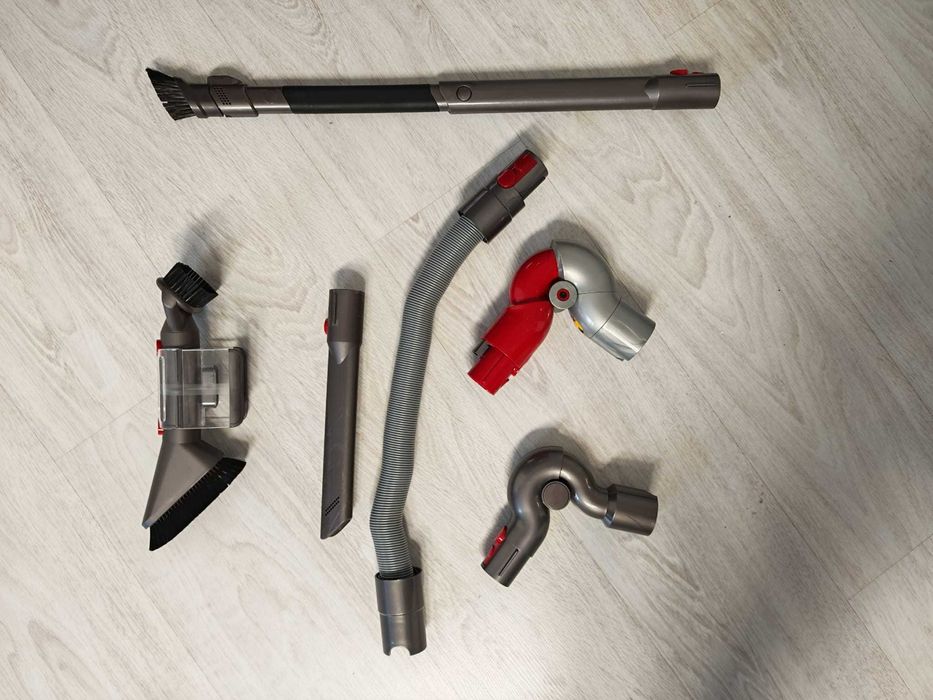 Odkurzacz Dyson V15 Detect Absolute + DUŻY zestaw dodat­ków