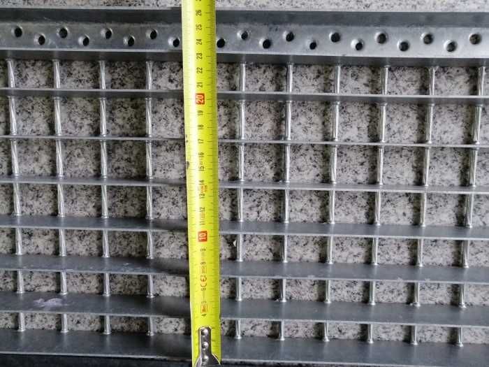stopień schodowy WEMA 120cm masywne schody industrialne ocynk ogniowy