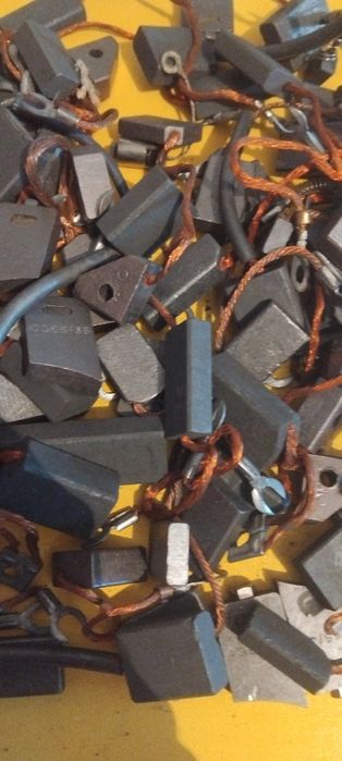 Продам графитовые щетки