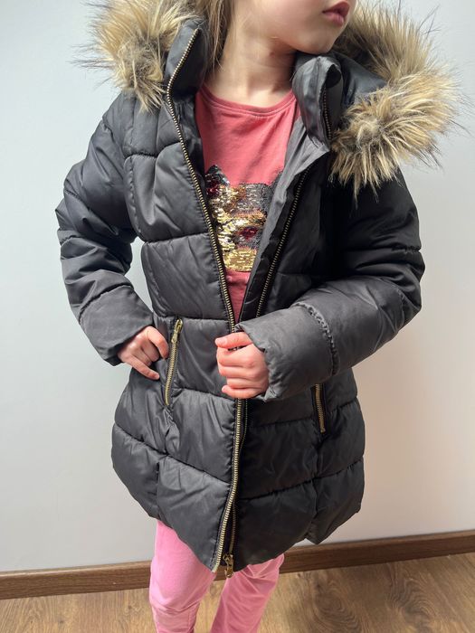 Kurtka zimowa H&M 128-134 parka czarna z futerkiem pikowana długa zara
