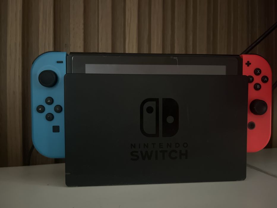 Nintendo Switch Néon 32gb azul/vermelho
