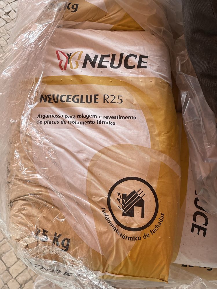 Sacos 25kg de Neuceglue - Argamassa de colagem e revestimento