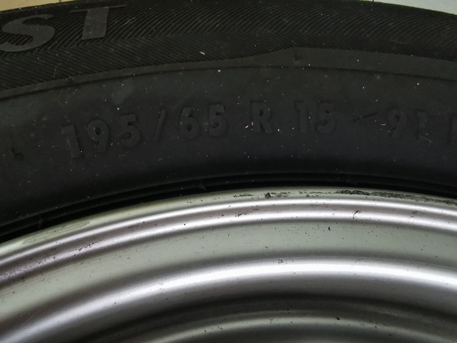 Pneus e jantes originais de um BMW e 46  como novos