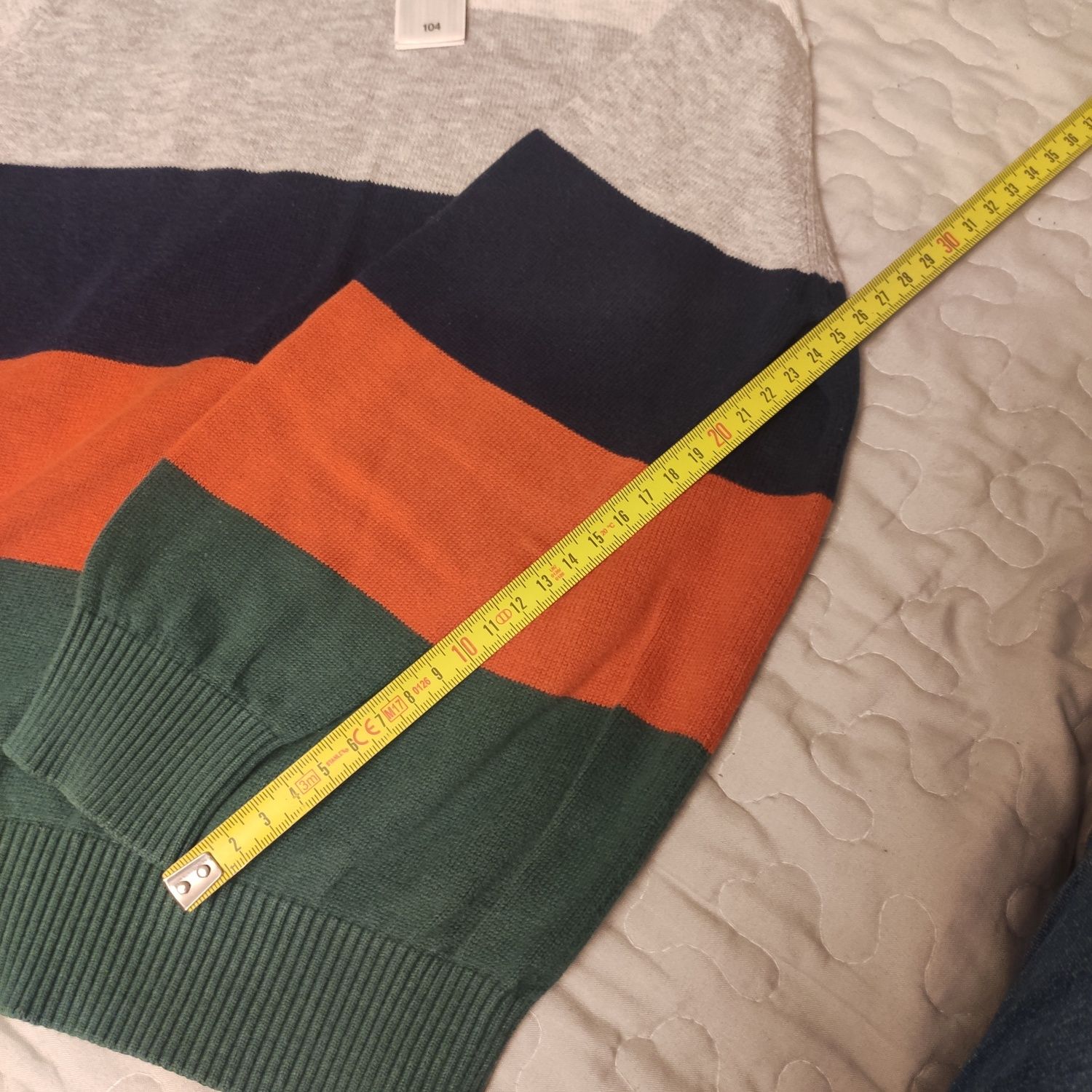 Sweterek dla chłopca w rozmiarze 104 firmy C&A