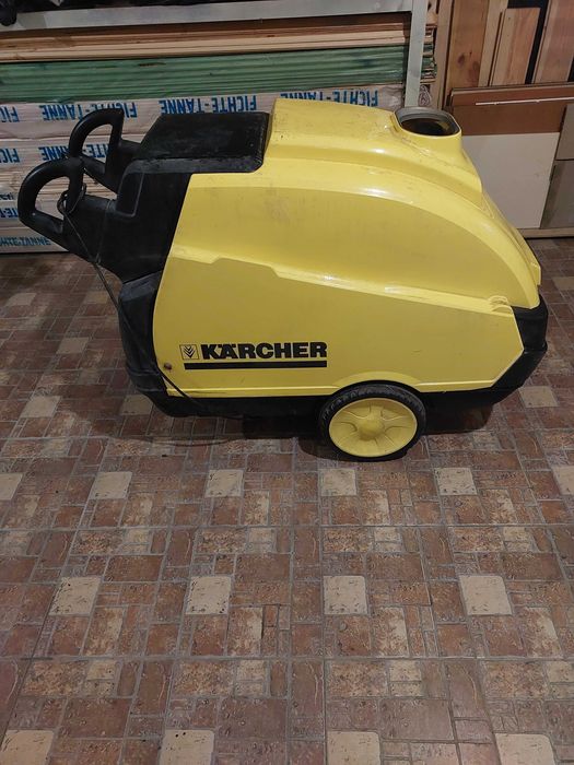 Продам трифазну мийку КЕРХЕР HDS 695M ECO