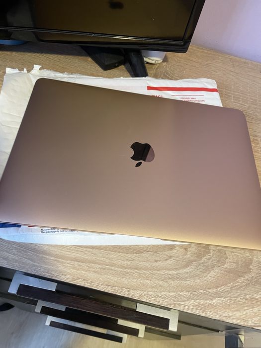 Macbook m1 air на запчастини або відновлення