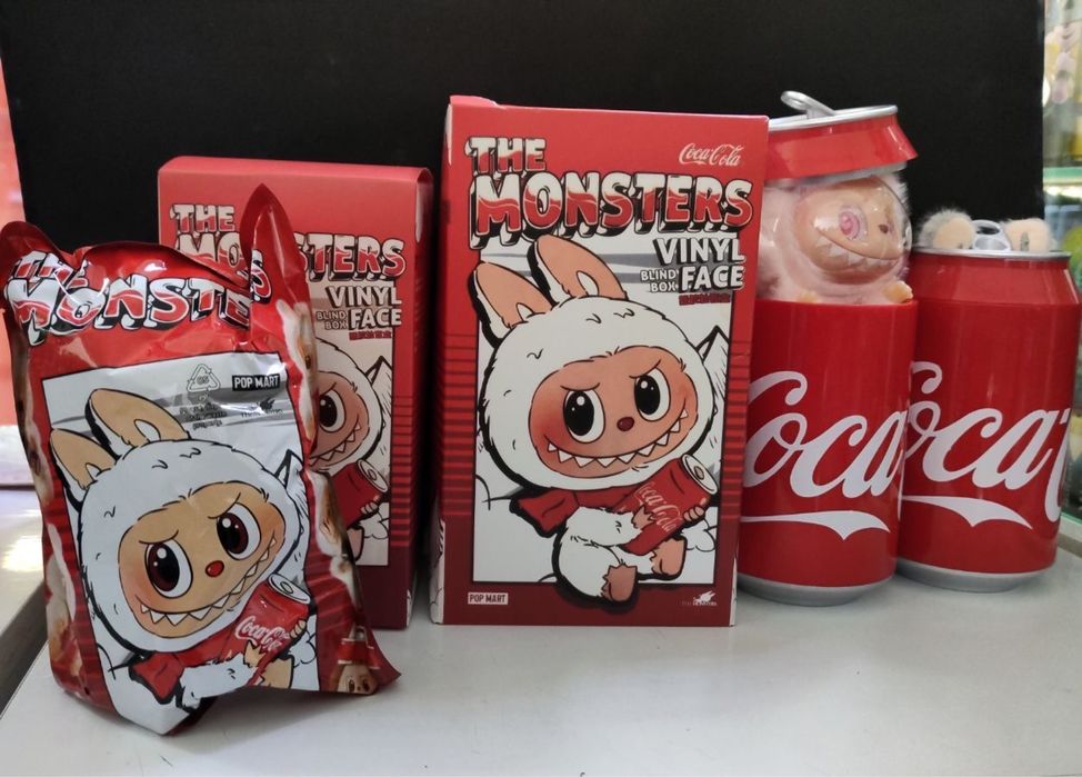 Лабубу в банці велика Кока-Кола Labubu Coca-Cola