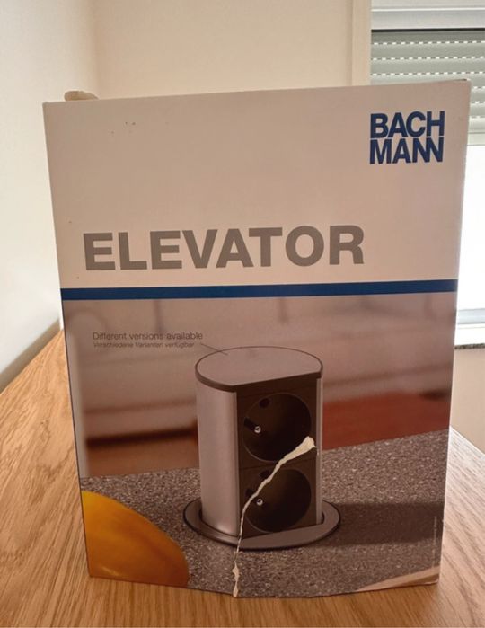 Elevador com 2 tomadas Bach Mann