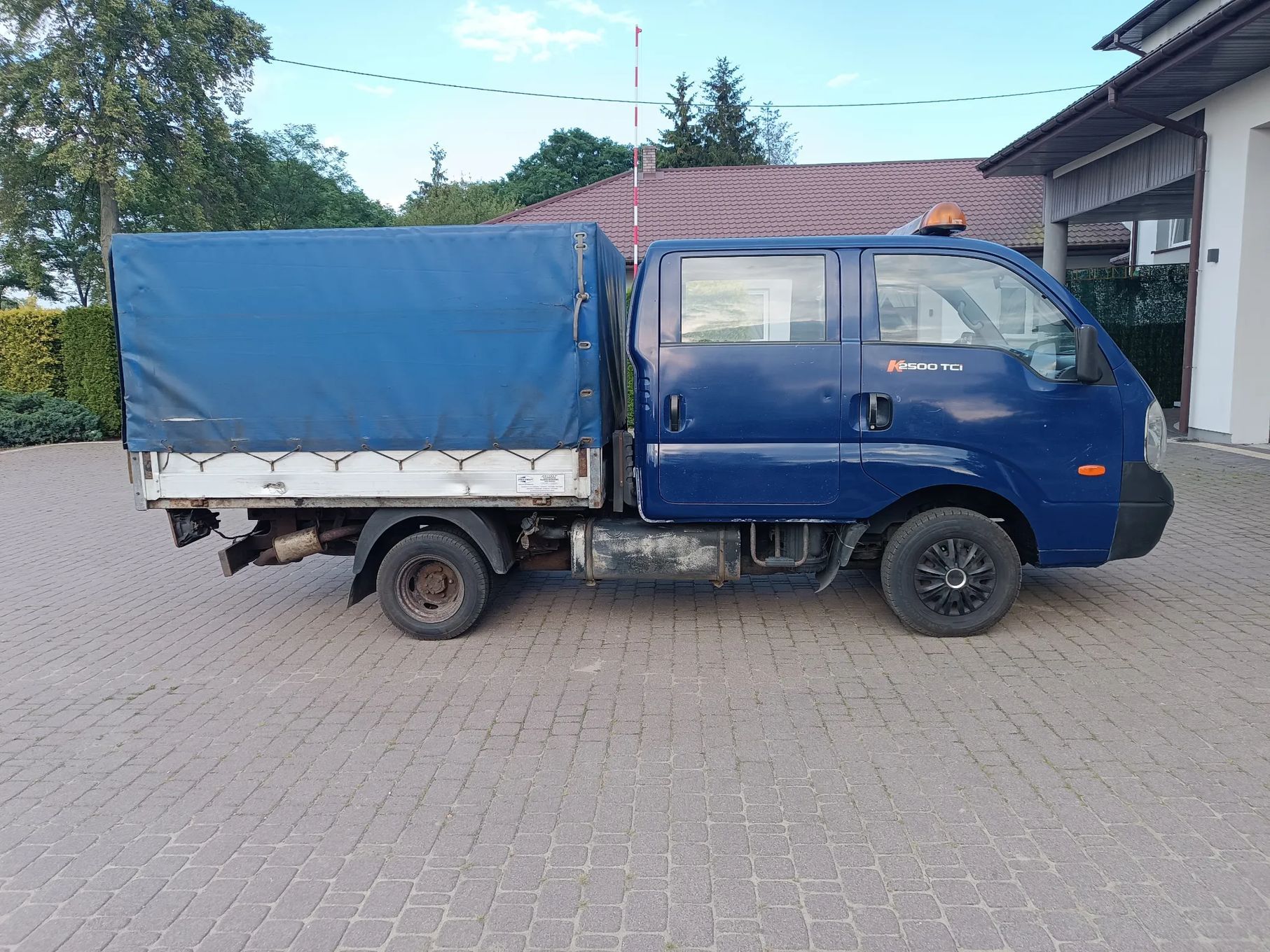 Kia K2500  Salon Polska, 6 osobowy, plandeka, skrzynia, doka, belka świetlna, hak
