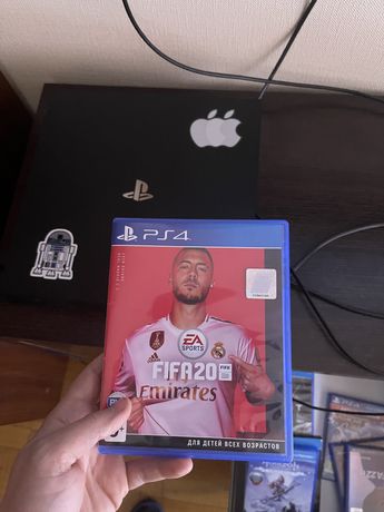 продам диск FIFA20 на PS4