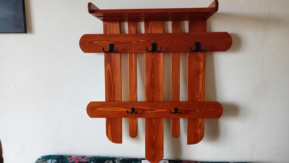 Wieszak ścienny, drewno,nowy
