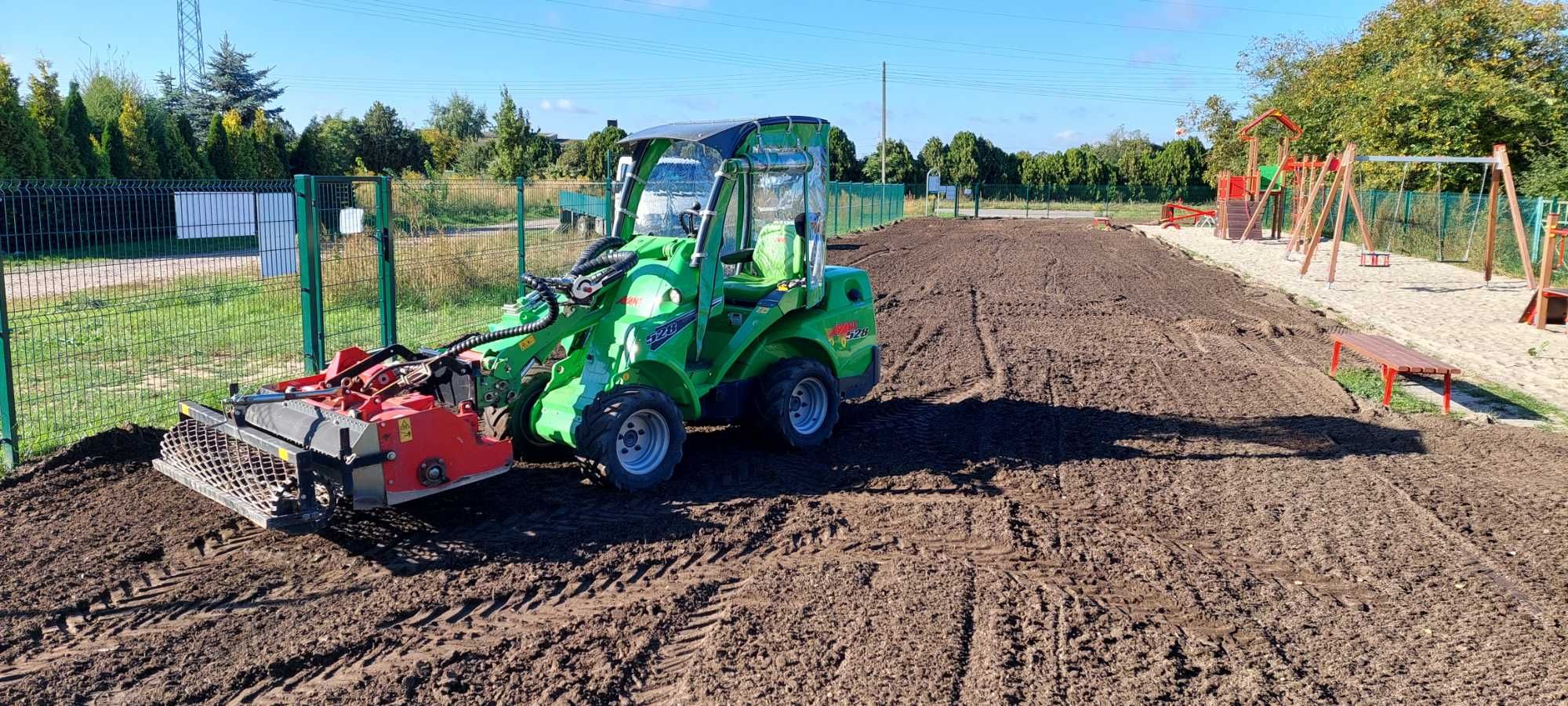 minikoparka, koparko ładowarka, glebogryzarka, niwelacja terenu