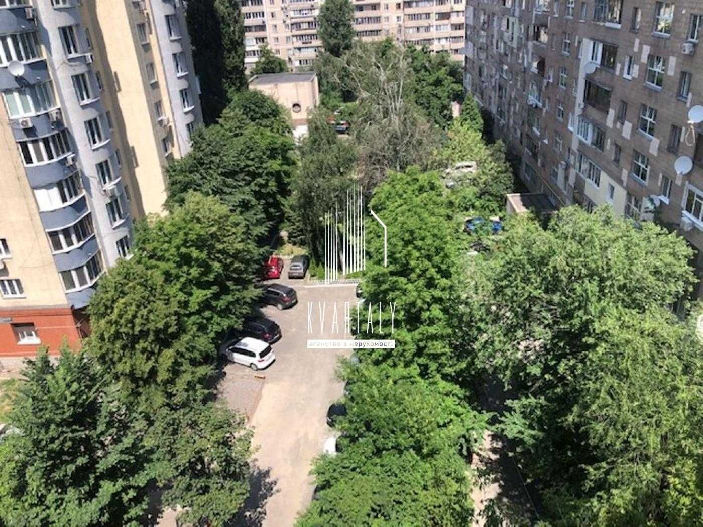 Продам Без% Шулявська Двустороння вул. Ніжинська, 7 Караваєві дачі