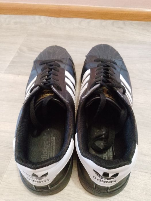продам adidas superstar