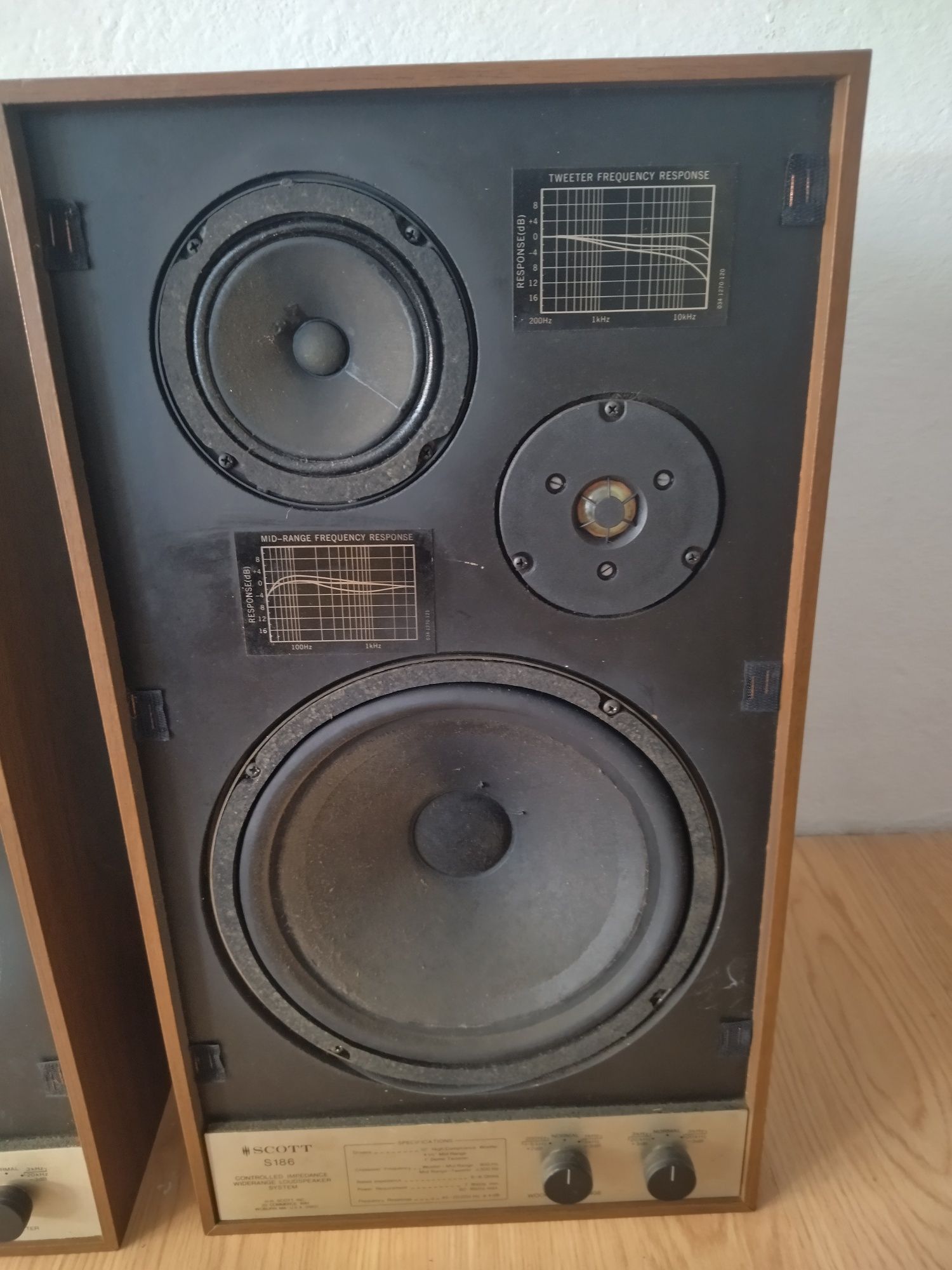 Altifalantes Scott S186