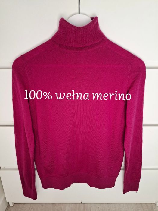 Różowy wełniany sweter golf