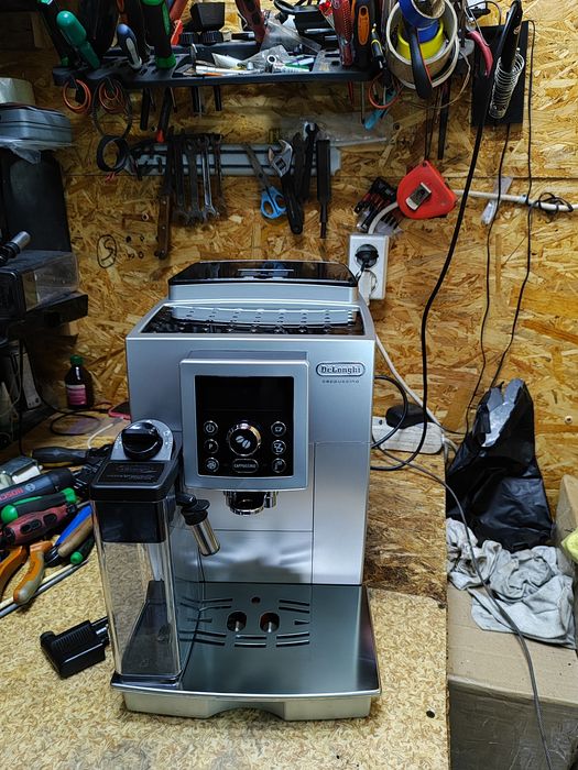 Кофемашина,кофеварка Delonghi Magnifica S ECAM 22.110